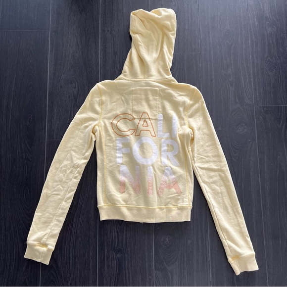 Hollister - Cream Yellow Zip Up Hoodie - Picture 2 of 7